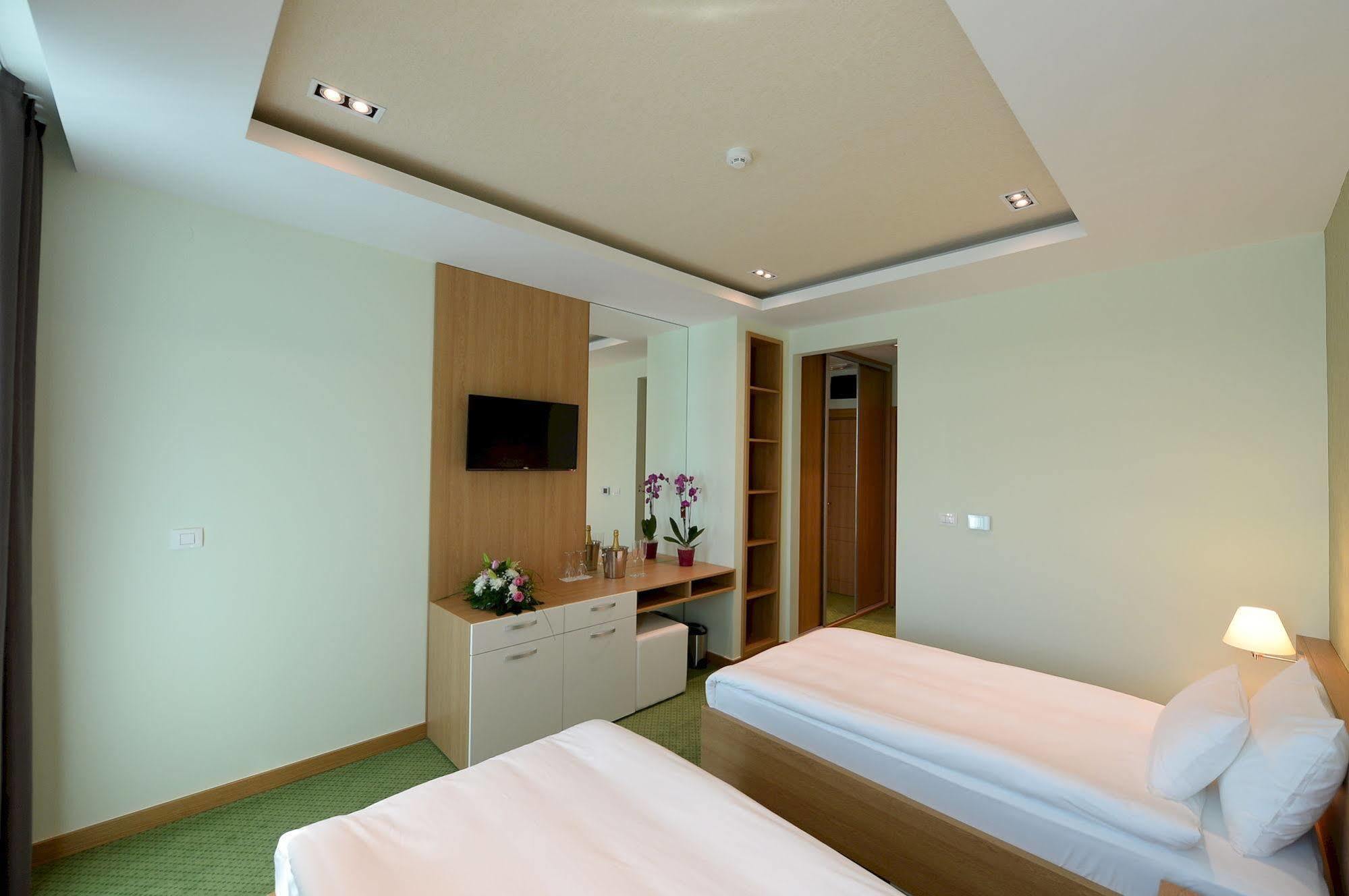 Hotel Hedonic Belgrado Exterior foto